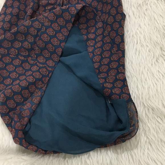 Cabi medallion reign blue ruffle top - Picture 5 of 8